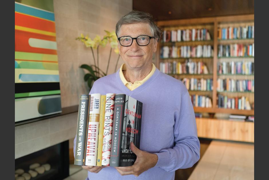 El científico busca apoyar al mundo para encontrar la cura contra el coronavirus. (Foto: Facebook/Bill Gates)