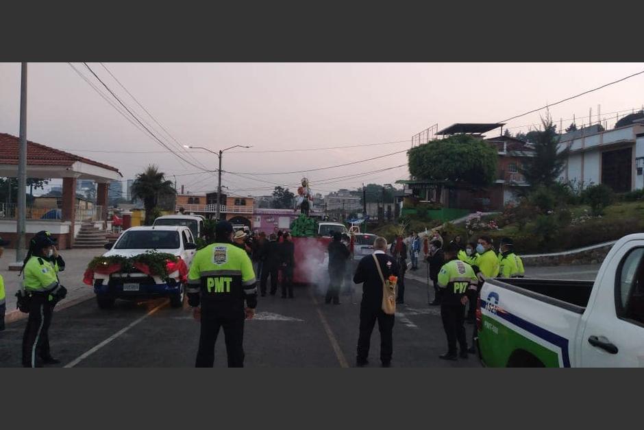 El MP considera que la procesión viola las restricciones presidenciales por el coronavirus. (Foto: PMT Santa Catarina Pinula)