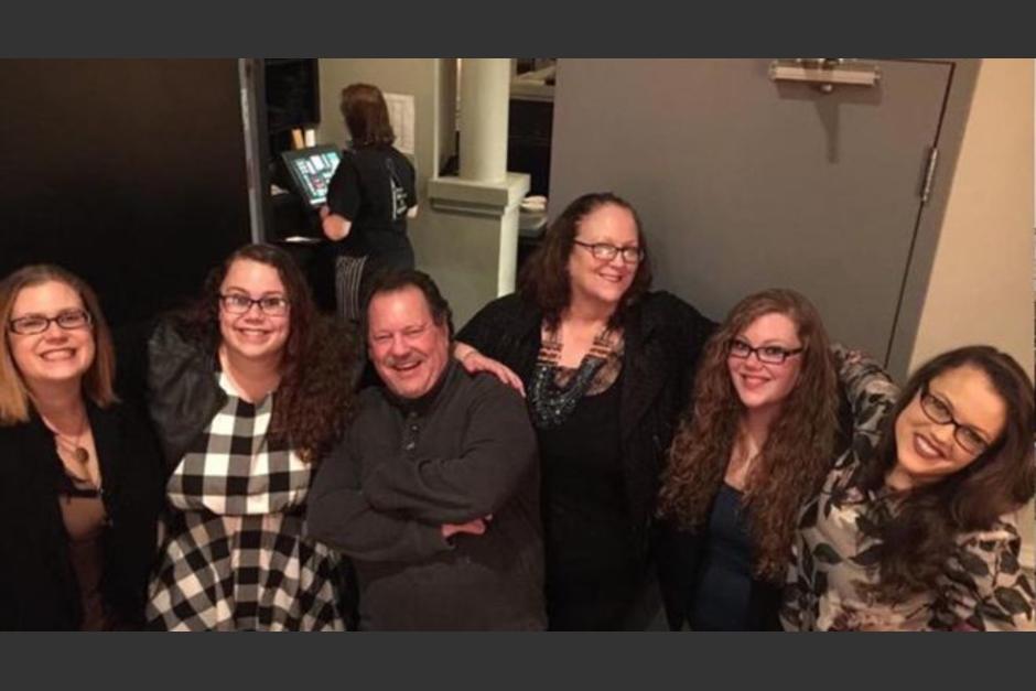 Landon Spradlin con su familia (Foto: cortes&iacute;a familia a BBC)