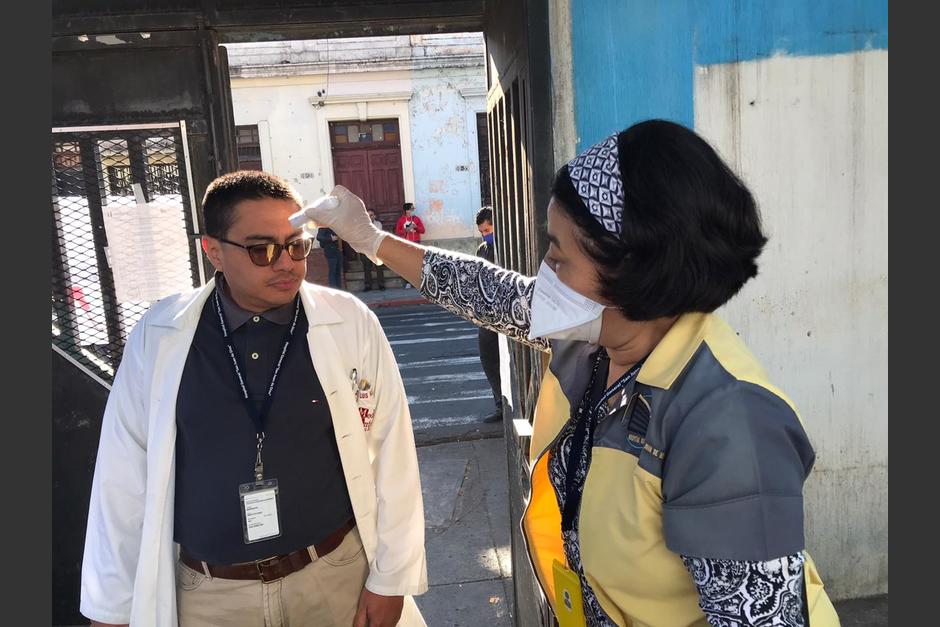 M&eacute;dicos del Hospital General San Juan de Dios emitieron un comunicado en donde pide mantener el toque de queda. (Foto: HGSJD)