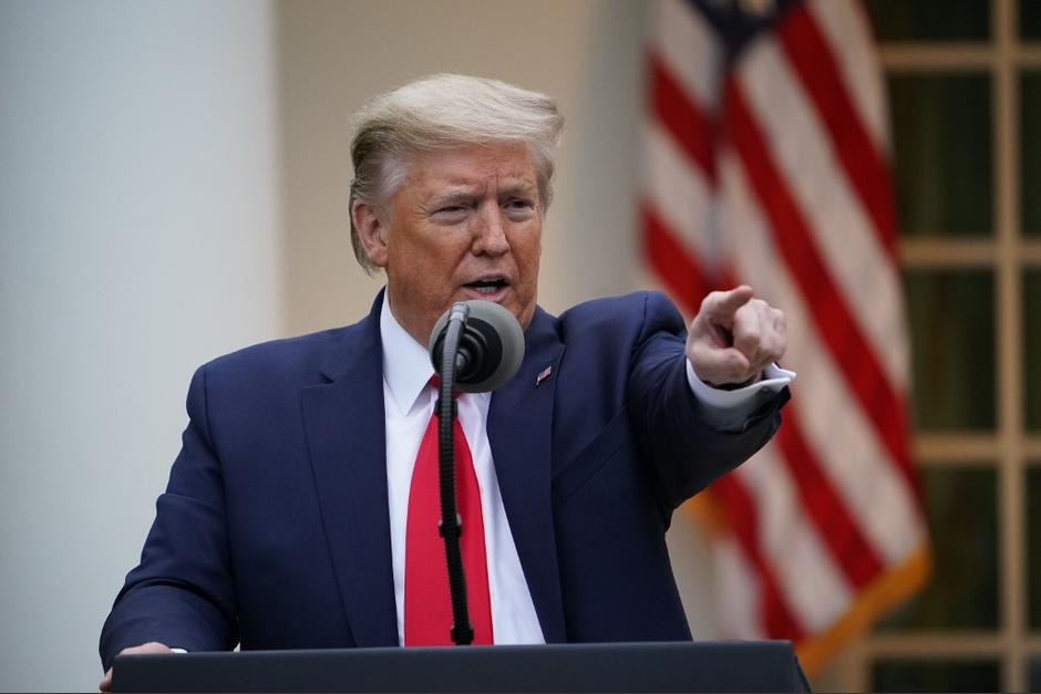 El presidente de los Estados Unidos, Donald Trump, habla durante la sesión informativa diaria sobre el nuevo coronavirus, que causa COVID-19, en el Jardín de las Rosas de la Casa Blanca el 14 de abril de 2020, en Washington, DC. (Foto:&nbsp;MANDEL NGAN / AFP )&nbsp;