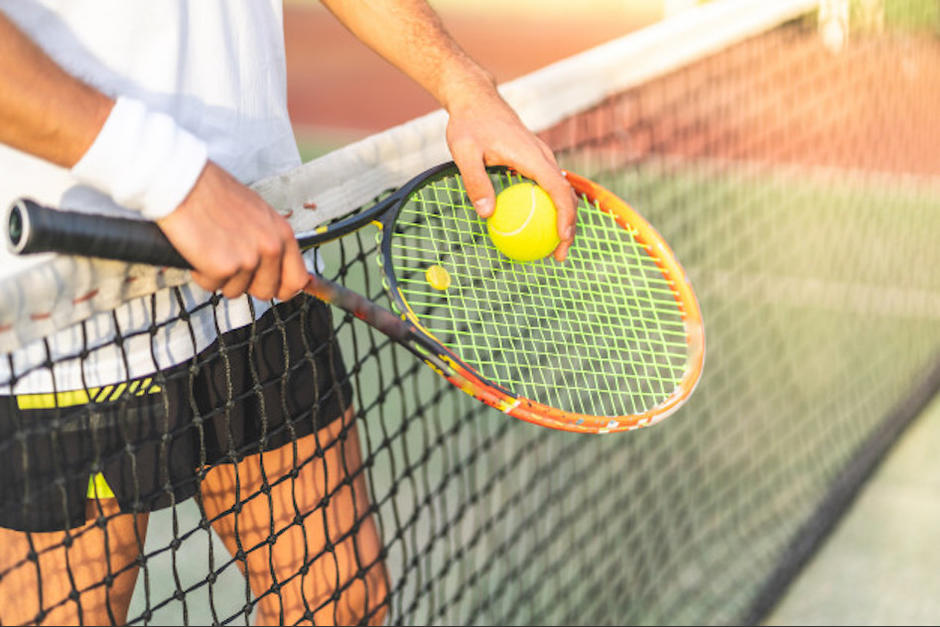 El guatemalteco Ian Amaya sorprendi&oacute; al mundo con un inusual reto para Roger Federer. (Foto: Freepik)