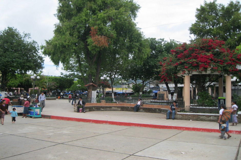 Este sábado el presidente Alejandro Giammattei anunció que 19 deportados dieron positivo a la prueba de coronavirus (Foto: Flickr)