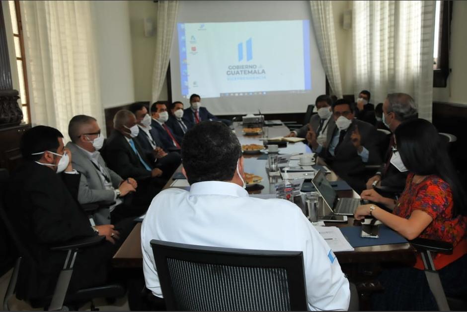 Alcaldes se reúnen con el vicepresidente Guillermo Castillo. (Foto: Gobierno)