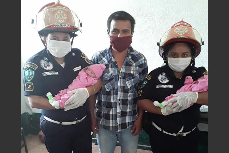 Las gemelas fueron evaluadas por médicos, que constataron que están en buenas condiciones de salud. (Foto: Bomberos Municipales Departamentales)