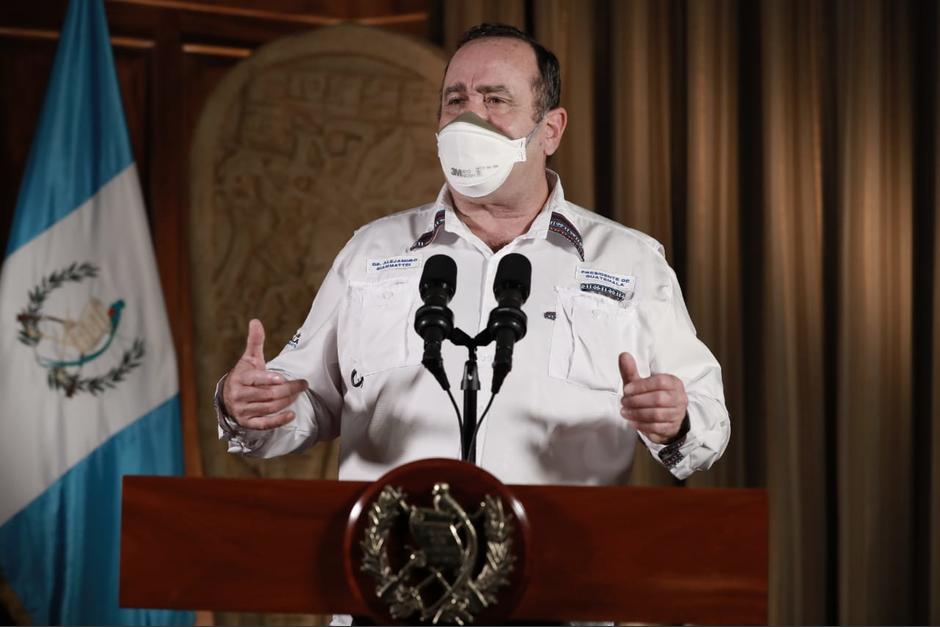 Entre las medidas anunciadas está la prohibición de contratar más personal en el Gobierno. (Foto: Gobierno de Guatemala)