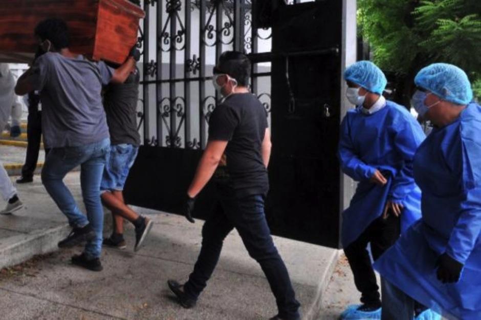 Los muertos han llegado a amontonarse hasta en los baños. (Foto: AFP)&nbsp;