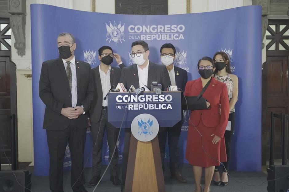 Diputados del Movimiento Semilla propusieron una iniciativa para incrementar impuestos a los más ricos. (Foto: Prensa Semilla)