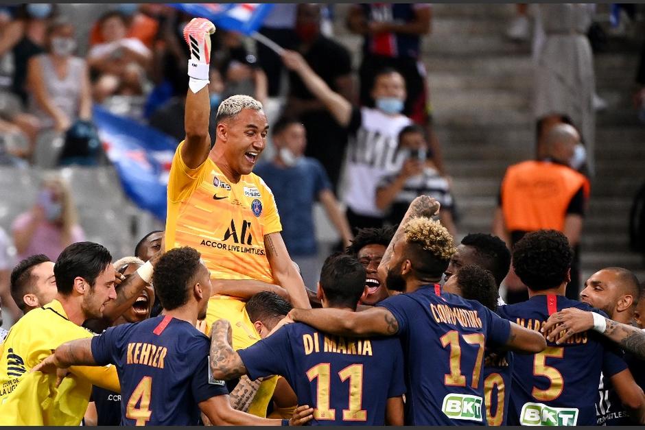 El portero tico se luci&oacute; nuevamente y le dio un cuarto t&iacute;tulo al PSG en esta temporada. (Foto: AFP)