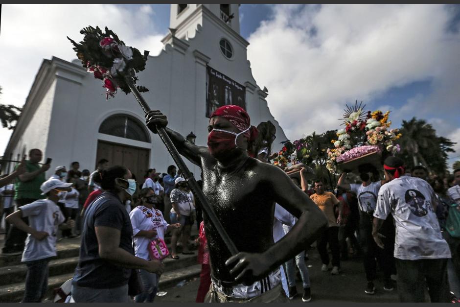 Los feligreses asistieron para participar en la tradicional feria en honor a Santo Domingo de Guzm&aacute;n. (Foto: AFP)