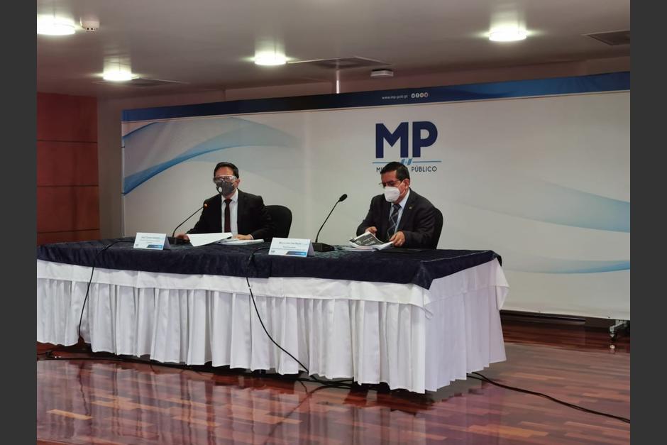 Juan Francisco Sandoval, jefe de la FECI y Marco Livio D&iacute;az, titular de la SAT, explicaron este nuevo caso de corrupci&oacute;n vinculado con "La L&iacute;nea". (Foto: MP)