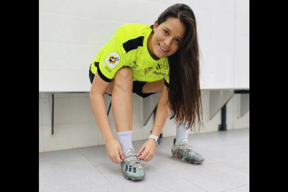La futbolista guatemalteca llega procedente del Extremadura. (Foto: Twitter/PM Friol)