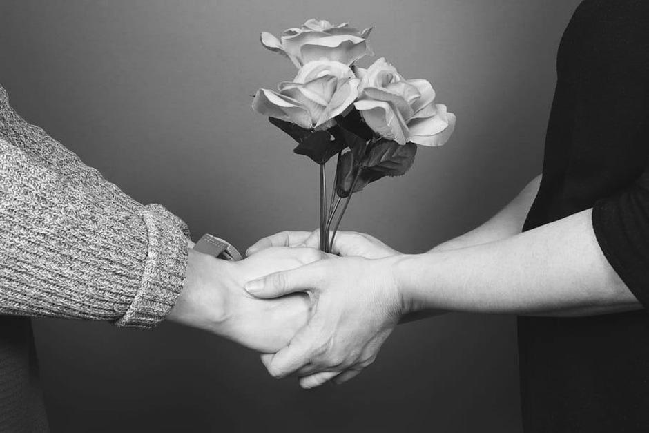 Un hombre asegur&oacute; que su pareja se contagio de Covid por la informaci&oacute;n err&oacute;nea compartida por Facebook. (Foto ilustrativa: Piqsels)