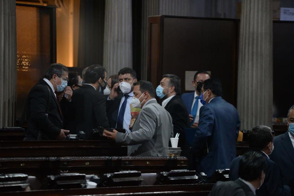 Vamos tuvo que llamar a varios diputados para que se presentaran a apoyar el estado de calamidad. (Foto: Wilder López/Soy502)