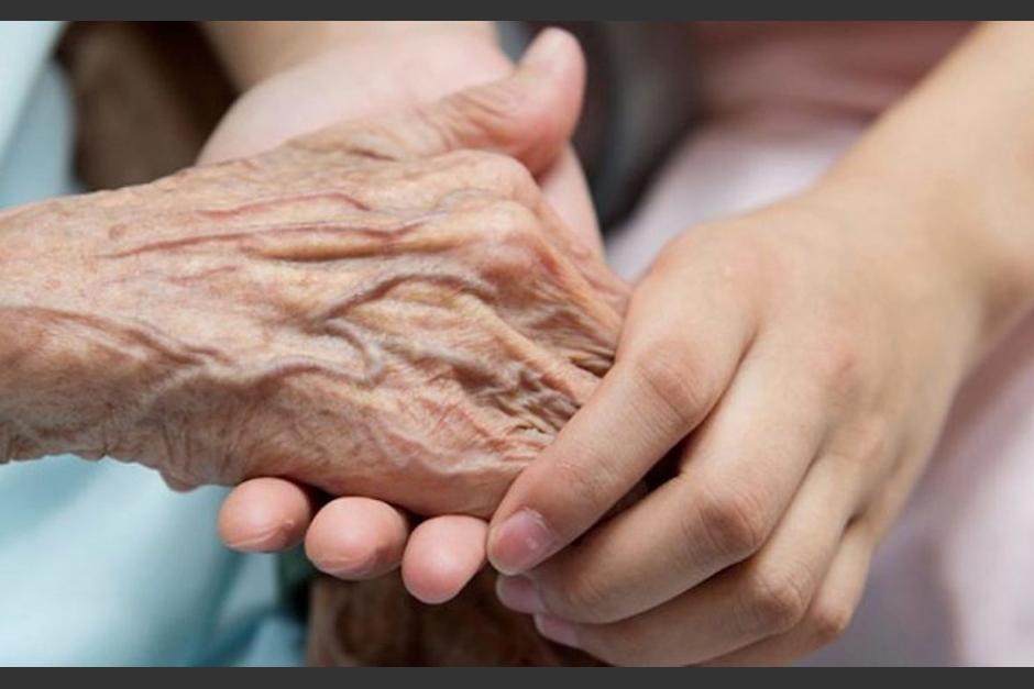 Una mujer de 91 años logró vencer al Covid-19 en el Hospital General San Juan de Dios. (Foto: DEC Viña del Mar)
