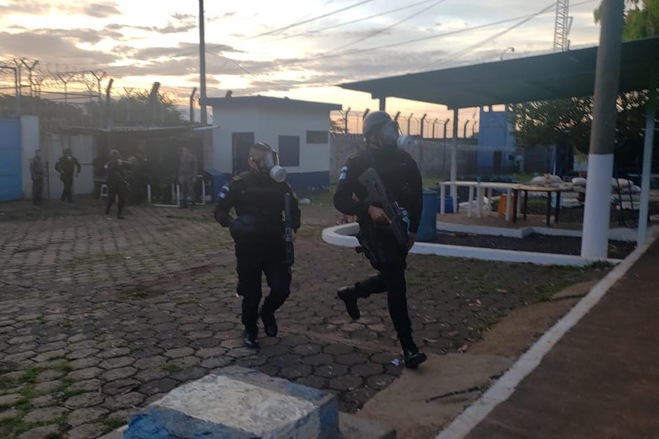 Agentes de la PNC fueron movilizados con la instrucción de usar la fuerza si es necesario. (Foto: Archivo/Soy502)