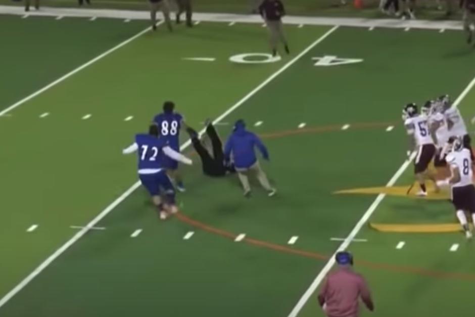 El jugador, un estudiante de secundaria, agredi&oacute; al &aacute;rbitro por haberlo expulsado. (Foto: Captura de pantalla)&nbsp;