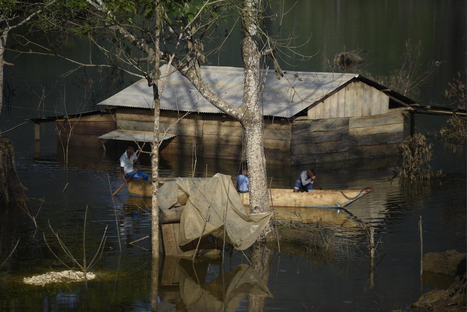 El caserío Valle Verde, de la microrregión Lomas del Norte, en Chisec, Alta Verapaz, aún sigue bajo el agua. (Foto: Wilder López/Soy502)
