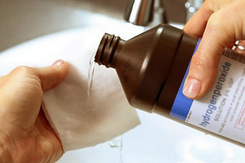 Científicos lograron probar que el peróxido de hidrógeno (H2O2) no sirve en lo absoluto para desinfectar ningún tipo de herida. (Foto: Mejor Salud)