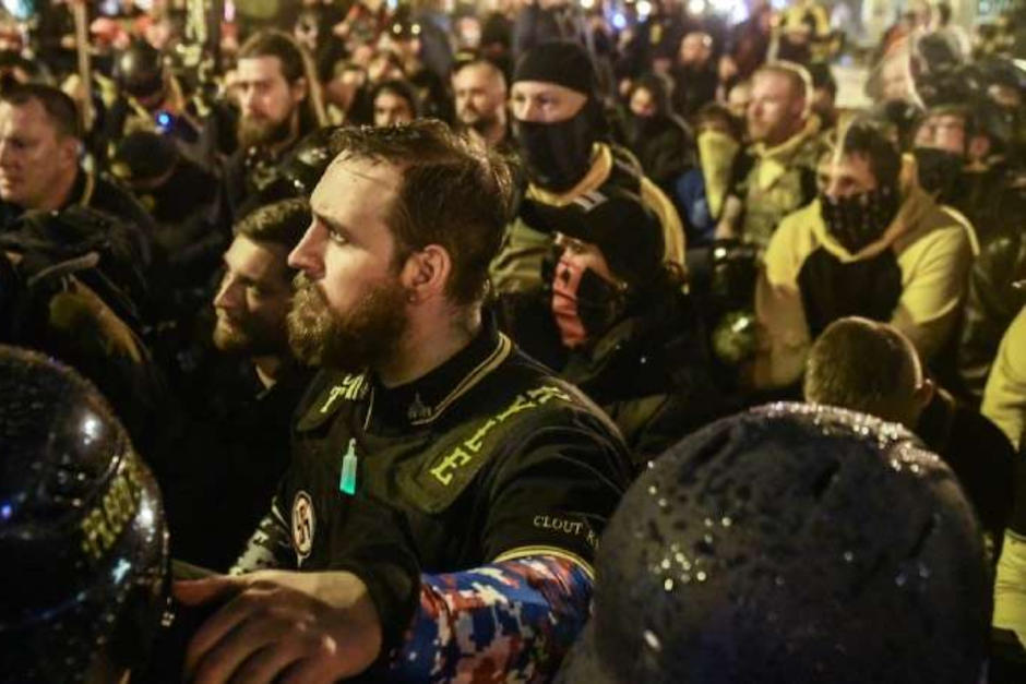Cuatro personas apu&ntilde;aladas y una herida de bala tras manifestaciones pro-Trump. (Foto: AFP)
