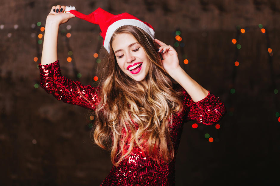 La navidad del 2020 ser&aacute; con muchas restricciones, pero la m&uacute;sica no puede faltar en estas fechas. (Foto: Freepik)