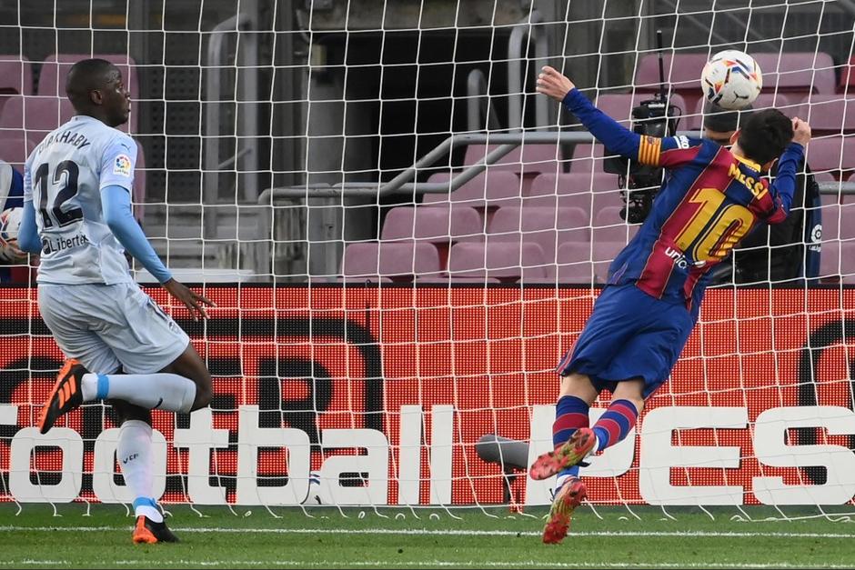 Messi falló el penal, pero pudo reponerse para igualar el récord de "El Rey Pelé". (Foto: AFP)