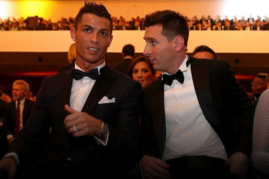 Ambas familias se tomaron la tradicional foto de la &eacute;poca. (Fototo: AFP)&nbsp;