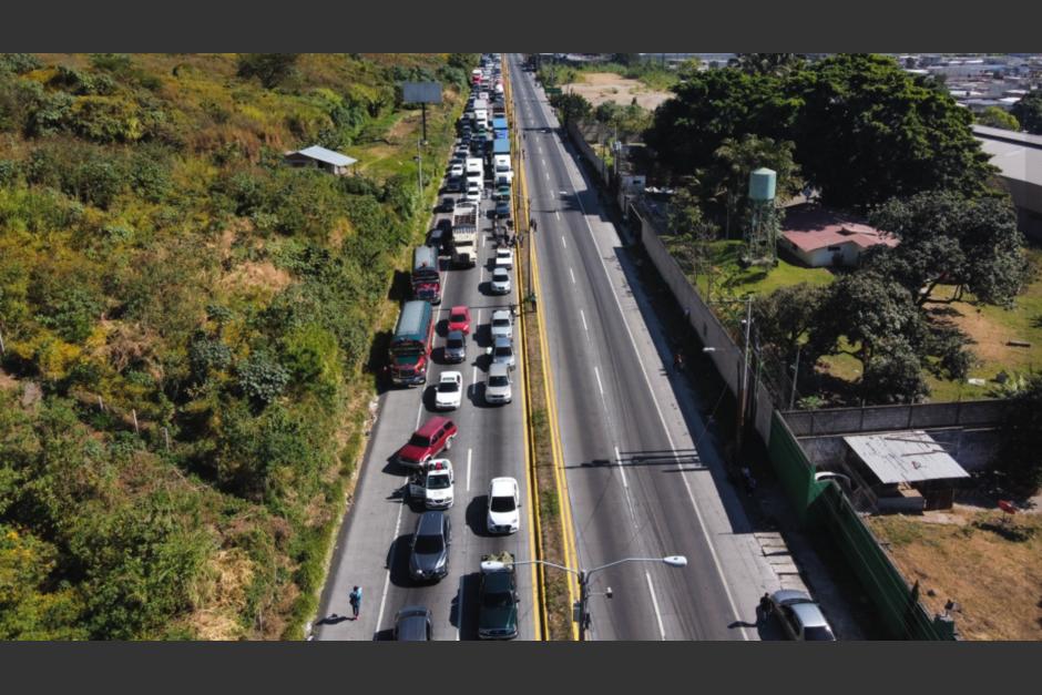 El tráfico hacia el Sur del país se paralizó durante varias horas. (Foto: NotiPalín/Facebook)&nbsp;