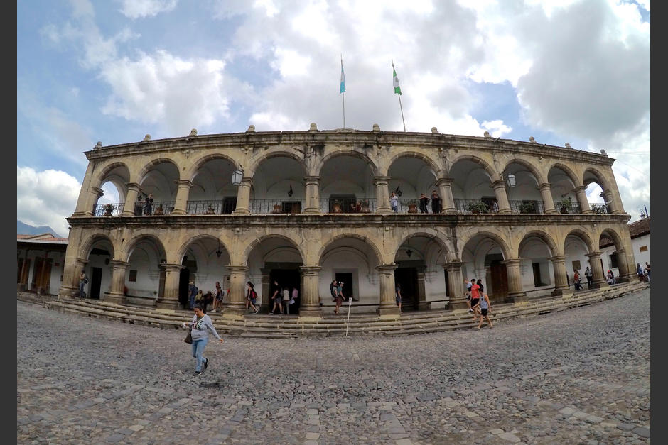 El problema ha generado inconvenientes para los vecinos que intentan pagar sus servicios y arbitrios en los primeros d&iacute;as del a&ntilde;o. (Foto: Fredy Hern&aacute;ndez/Soy502)