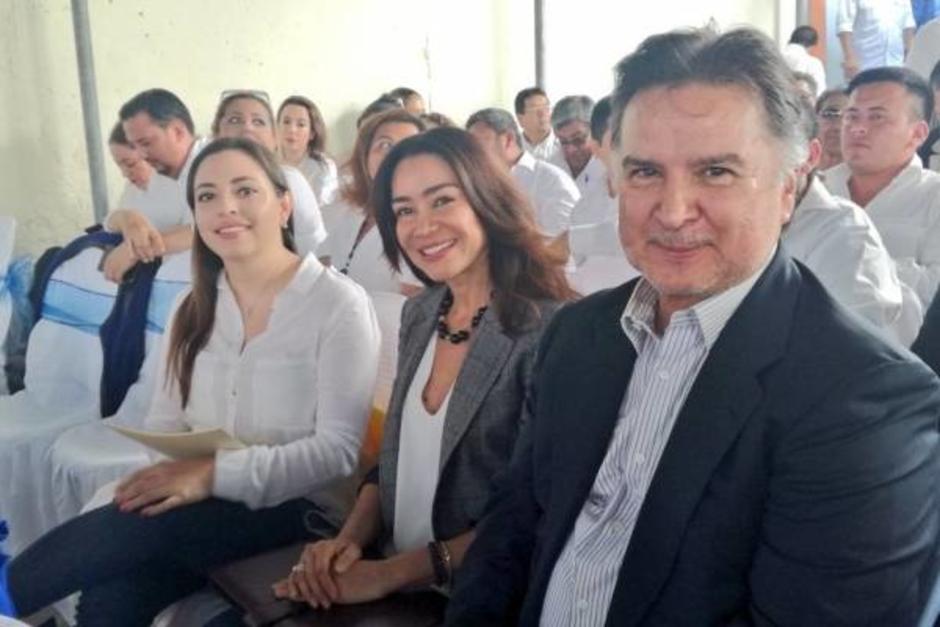 La diputada Andrea Villagr&aacute;n junto a Evelyn Morataya y Alfonso Portillo. (Foto: Archivo/Soy502)