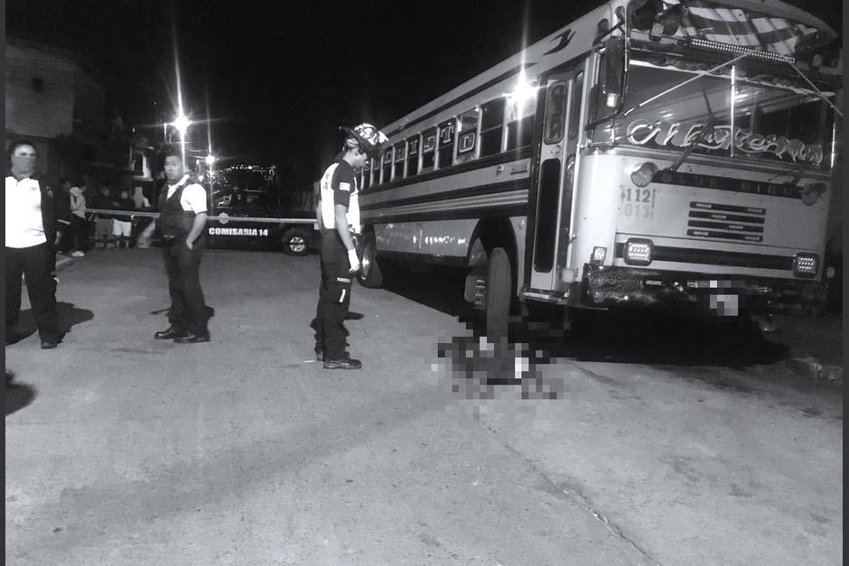El ataque se produjo a un costado de una iglesia evangélica en Ciudad Real, Villa Nueva. (Foto: Bomberos Voluntarios)
