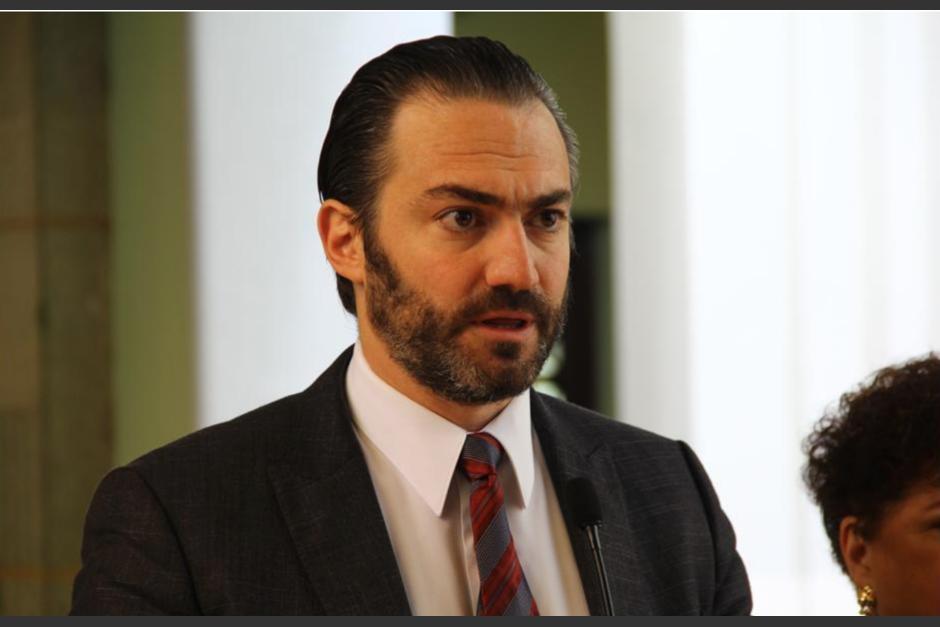 Acisclo Valladares se puso a disposici&oacute;n de la justicia, pero se gir&oacute; la orden de captura en su contra. (Foto: archivo/Soy502)