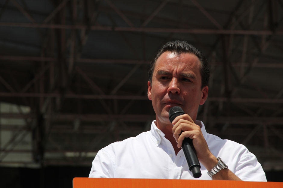 Alejandro Sinibaldi se encuentra fugitivo y uno de sus abogados pidió beneficiarse con la polémica Ley de Aceptación de Cargos. Sin embargo, la petición no procederá. (Foto: Archivo/Soy502)