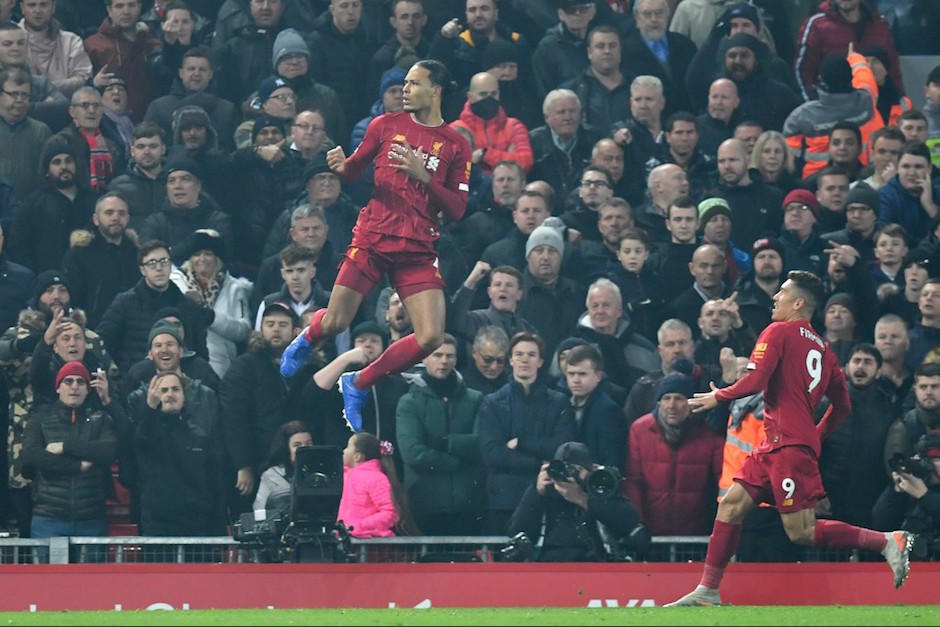 Así fue la celebración de Van Dijk después de la única anotación del partido. (Foto: AFP)