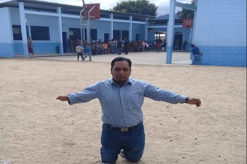 El profesor&nbsp; Maximiliano Sente impartirá clases en una nueva escuela cerca de su casa. (Foto: Facebook)
