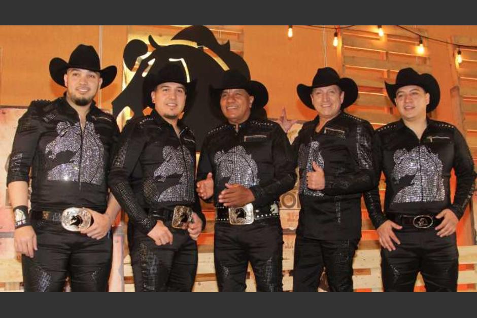 Los integrantes de la agrupaci&oacute;n Bronco fueron asaltados mientras su bus iba en carretera. (Foto: Soy Grupero)