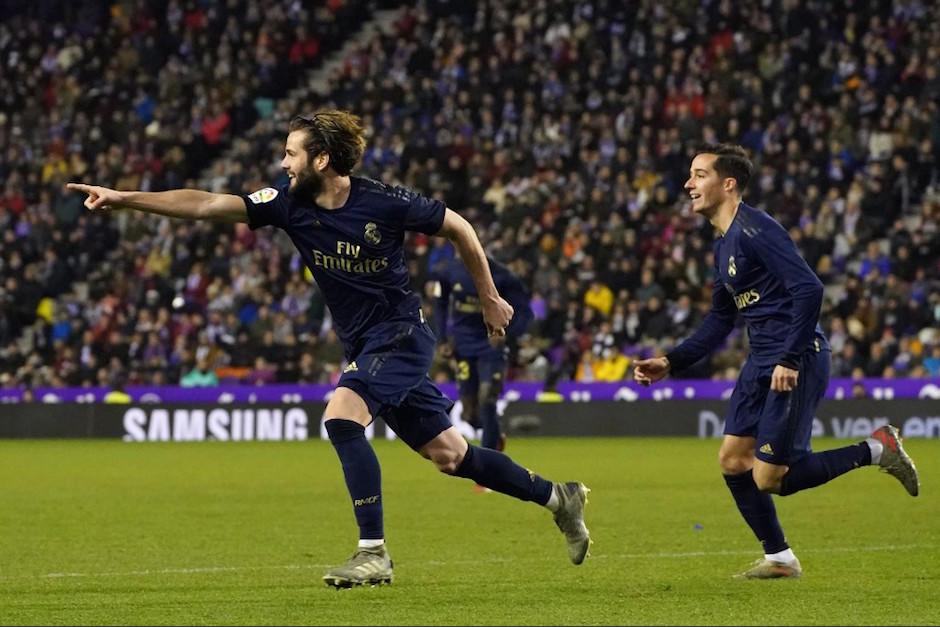 Nacho inicia su festejo, tras marcar el gol del triunfo madridista. (Foto: AFP)
