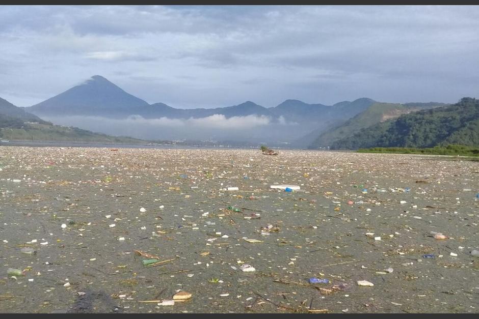 El Lago de Amatitlán lleva años de recibir las aguas residuales de varios municipios. (Foto: Archivo/Soy502)