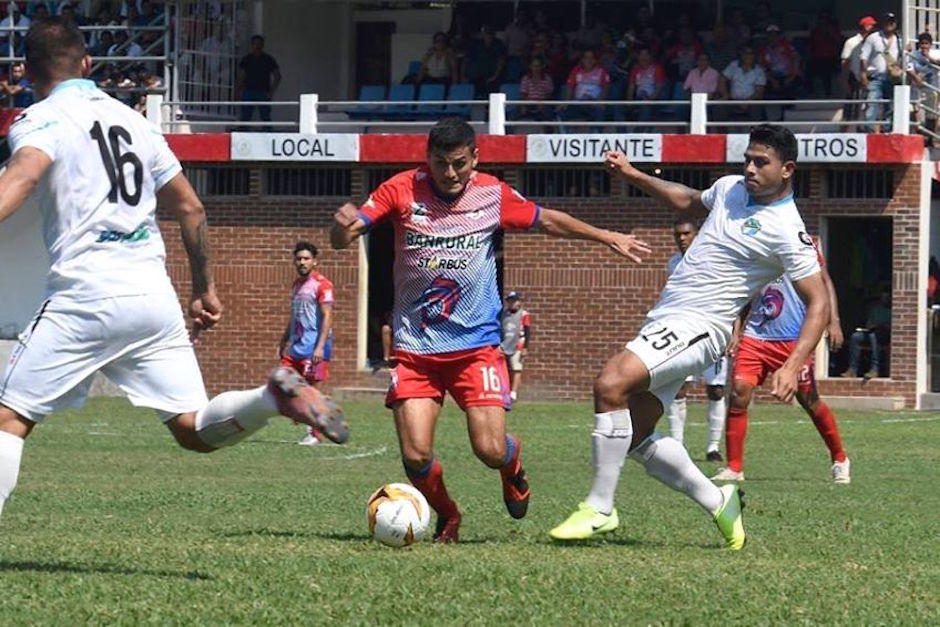 Comunicaciones consiguió un valioso punto en su visita a Iztapa. (Foto: Andrés-ADF)