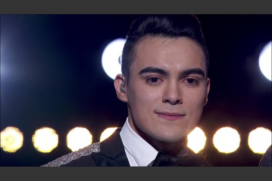 El guatemalteco le dedicó su interpretación a su padre que lo observa desde el cielo. (Captura Video)