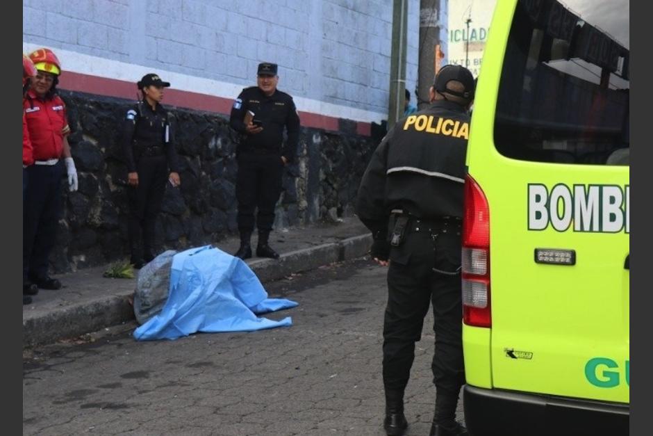Localizan el cuerpo de un hombre sin vida dentro de un costal. (Foto: Bomberos Municipales)