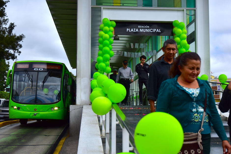 El Transmetro cumple 13 años desde que se empezó a utilizar en la ciudad y desde entonces se ha expandido a otras zonas. (Foto: Fredy Hernández/Soy502)