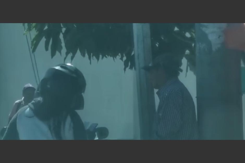 Al parecer el video muestra cómo efectúan los cobros los supuestos prestamistas colombianos. (Foto: captura pantalla)&nbsp;