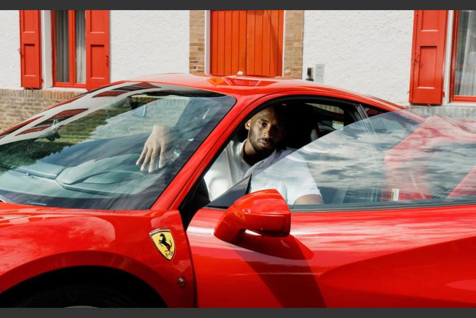 Kobe Brayant ten&iacute;a una enorme pasi&oacute;n por los caros superdeportivos. (Foto: Univisi&oacute;n)&nbsp;