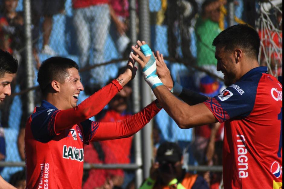 Alejandro Díaz y Ramiro Rocca le dan el triunfo a Municipal en el Trébol. (Foto: Rudy Martínez/Soy502)