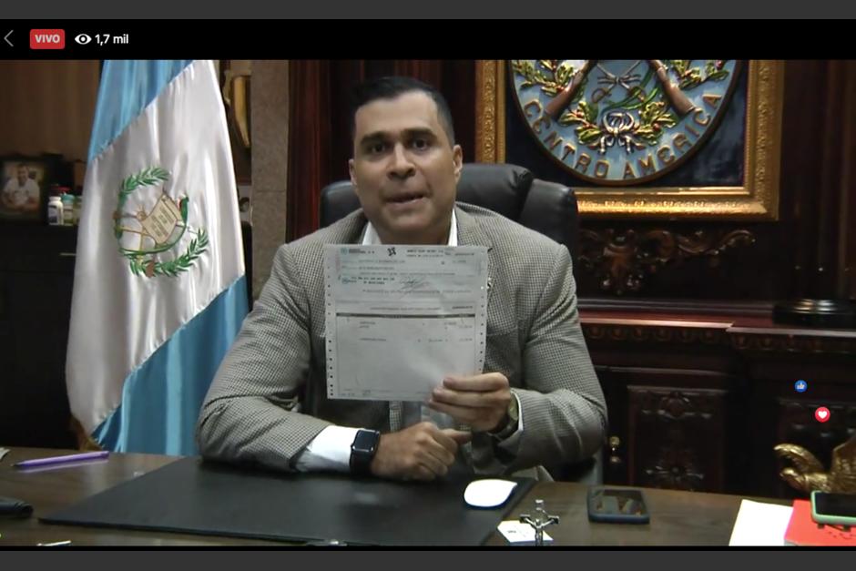 Neto Bran dijo que el dinero es su propia ganancia que invertir&aacute; en la construcci&oacute;n de un monumento y de una motobomba. (Captura Pantalla)