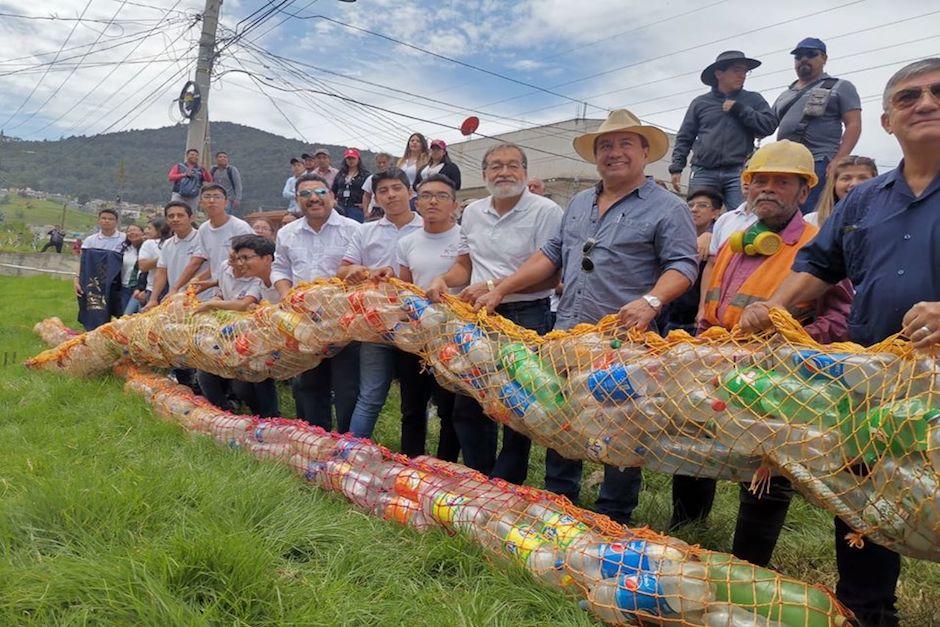Las biobardas son un invento artesanal elaborado con lazo, malla y botellas de pl&aacute;stico (Foto: Primera L&iacute;nea)
