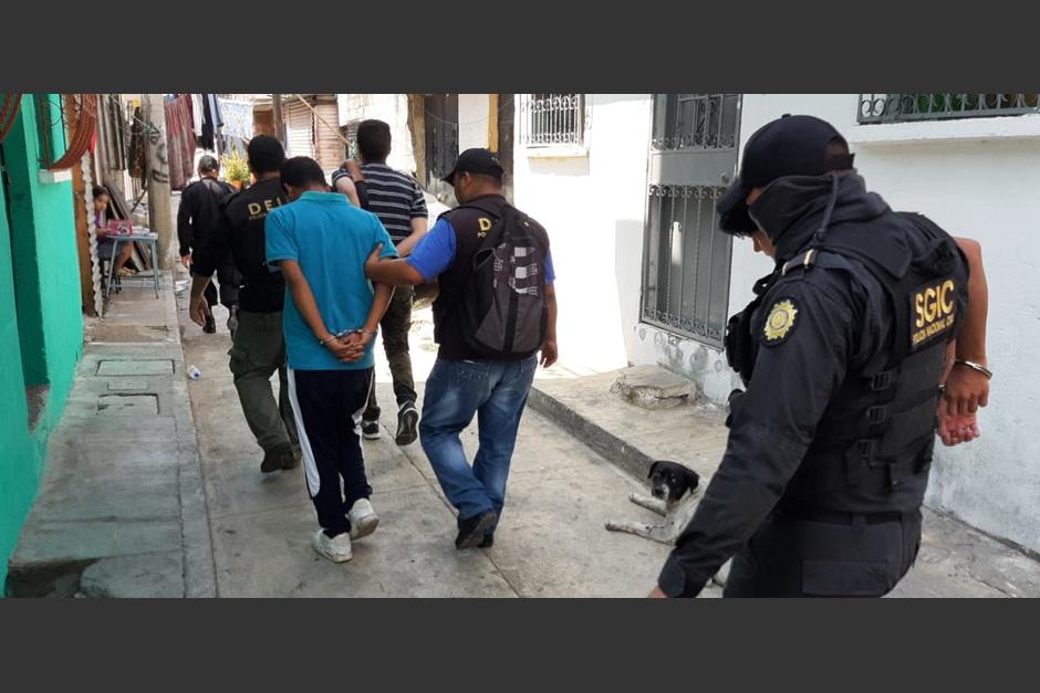 Las autoridades localizaron tres menores de edad en casas donde viven presuntos pandilleros. (Foto: PNC)&nbsp;