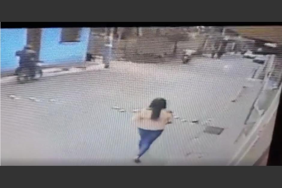 Las c&aacute;maras de vigilancia muestran un accidente que se pudo evitar. (Foto: Captura pantalla video)&nbsp;