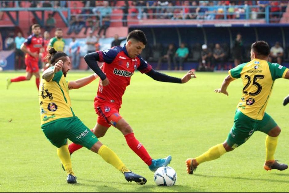 Municipal y Guastatoya empataron sin goles en el estadio del Tr&eacute;bol. (Foto: Javier del Cid)